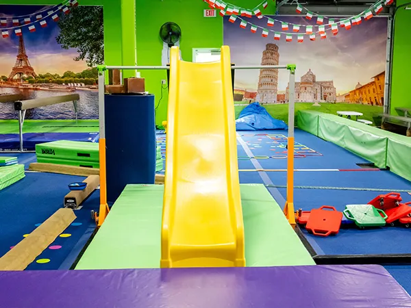 Mga uri ng kagamitan sa palaruan ng mga bata