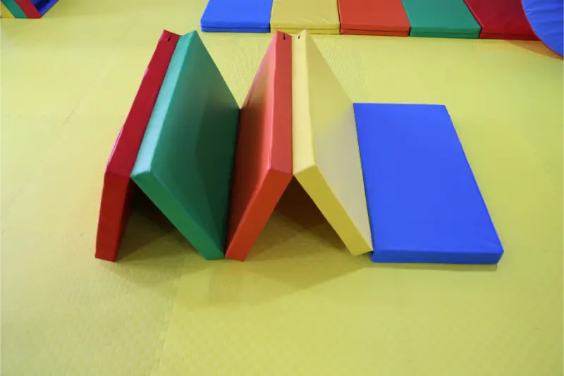 Pinapalalim ng XOT XIN OUTAI ang R&D ng Produkto, Nagbibigay ng Mga Na-customize na Soft Equipment Solutions para sa Global Children's Sports Institutions