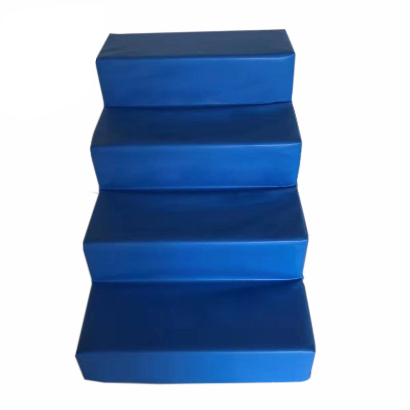 Apat na hakbang na Hagdan